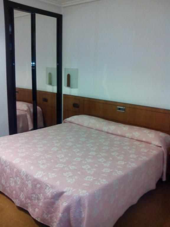 Santacruz Hotel โอเบียโด ภายนอก รูปภาพ