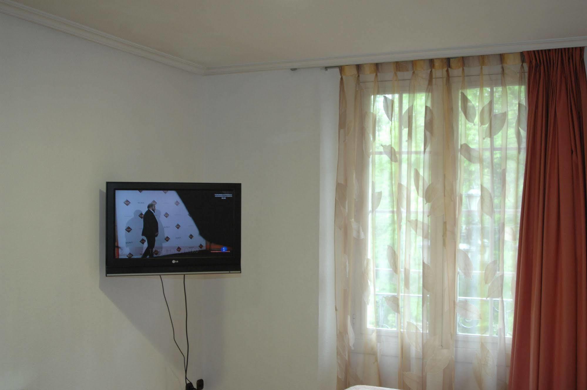 Santacruz Hotel โอเบียโด ภายนอก รูปภาพ