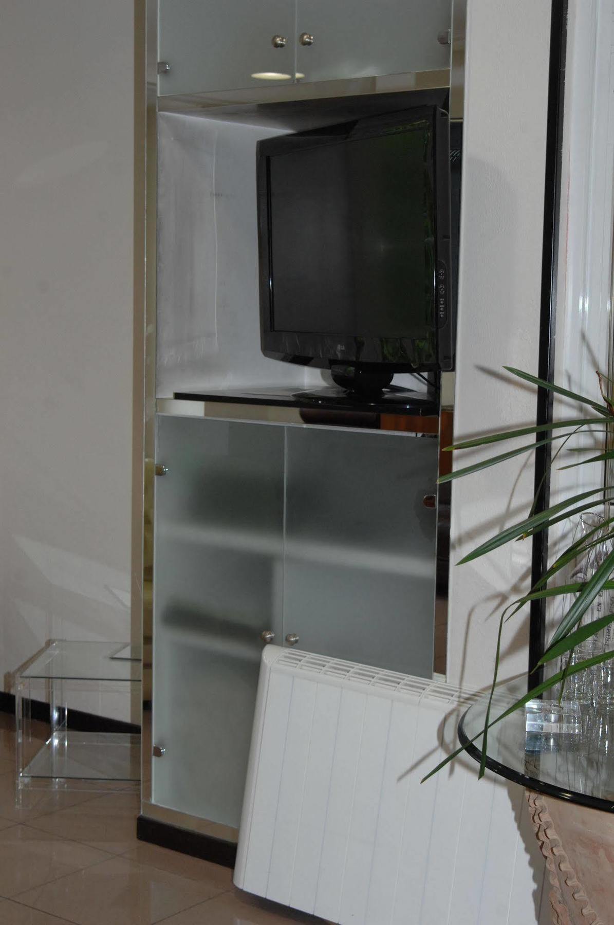 Santacruz Hotel โอเบียโด ภายนอก รูปภาพ